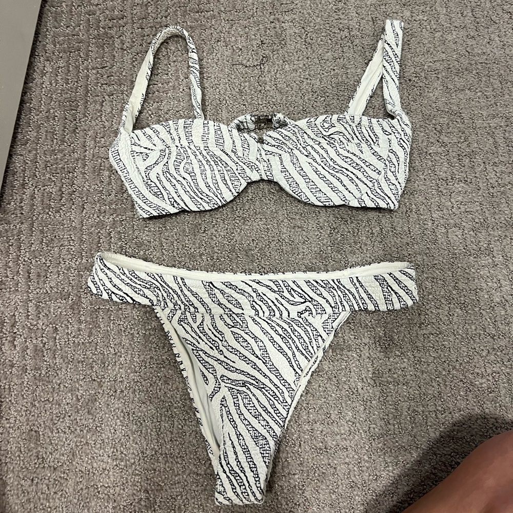 Black and white Devon Windsor Bikini